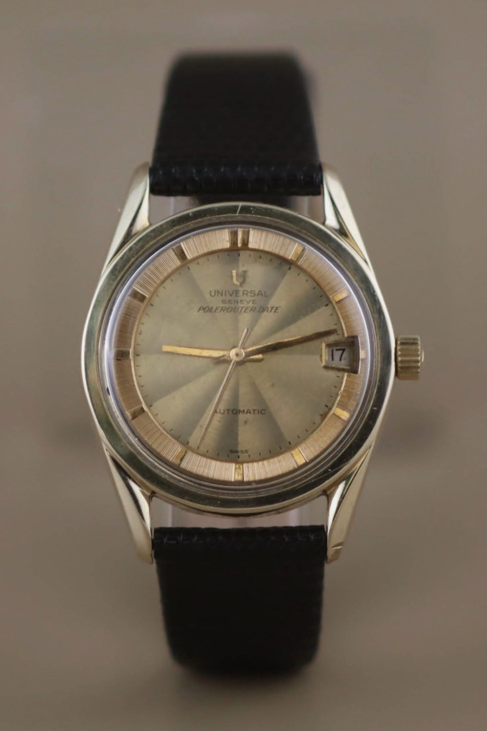 Universal Genève Polerouter Date